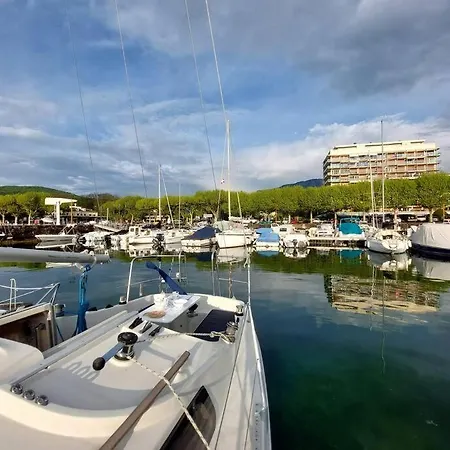 Botel Voilier Sunbeam Yachts 27,5 A Quai Au Grand Port Aix Les Bains Aix-les-Bains